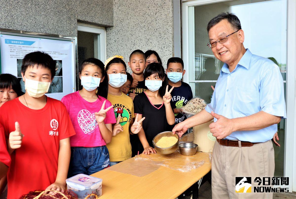 ▲3年多前賴峰偉卸任神腦董事長，原本一心想好好規劃退休生活，但岳父郭長流見澎湖建設遲滯不前，難忍家園荒頓頹廢，鼓勵他「身體健康，尚年輕，應該多為澎湖做點事」。（圖／記者張塵攝，2020.12.03）