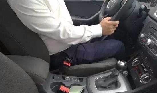 ▲近年來卻出現「安全帶插扣」一商品，讓安全帶未繫警示音失能。（示意圖／翻攝微博）