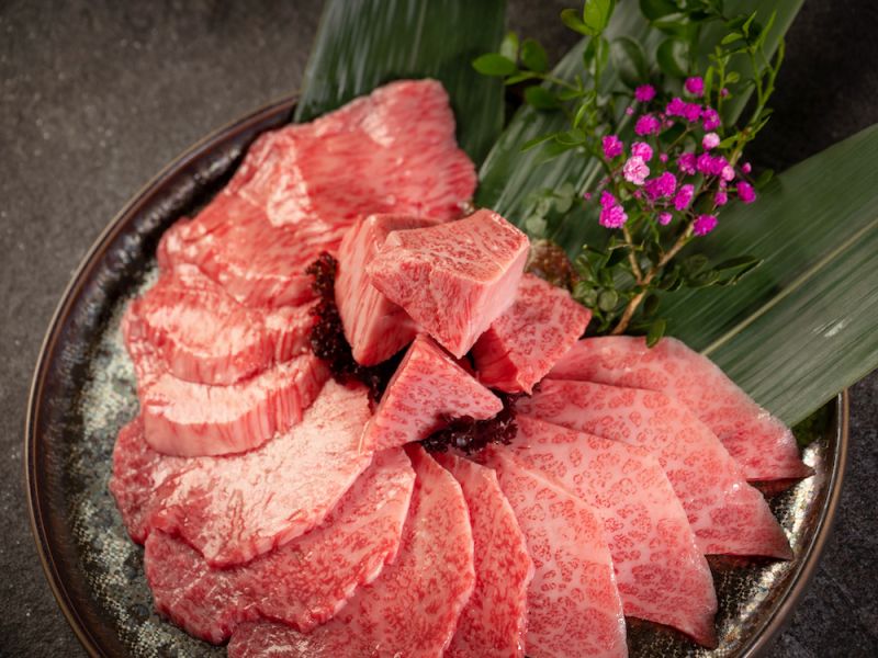 頂級燒肉進駐晴光商圈　全預約制低調嚐6大日本和牛
