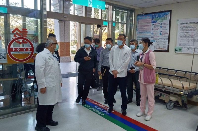 ▲局長朱宗泰指導急診暴力事件發生及預警機制等作為。(圖/記者蘇榮泉攝,2020.12.04)
