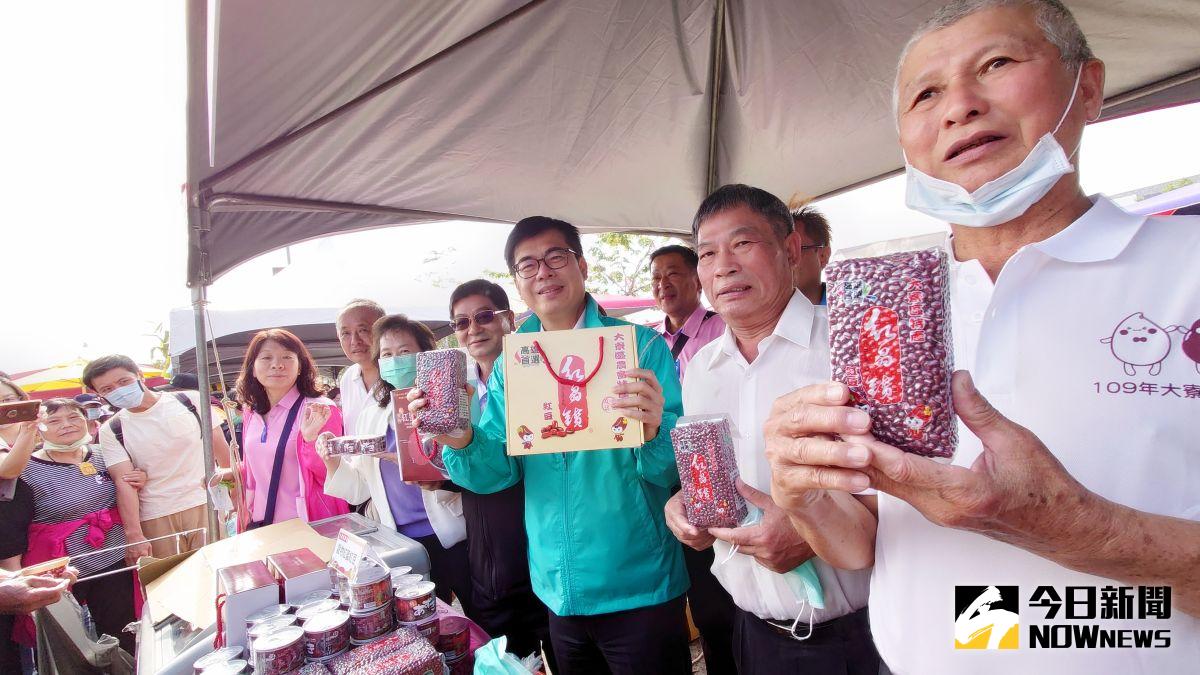 ▲參加大寮紅豆節活動，高雄市長陳其邁笑說：「全台灣最愛吃紅豆的市長就是陳其邁市長」。（圖／記者鄭婷襄攝）