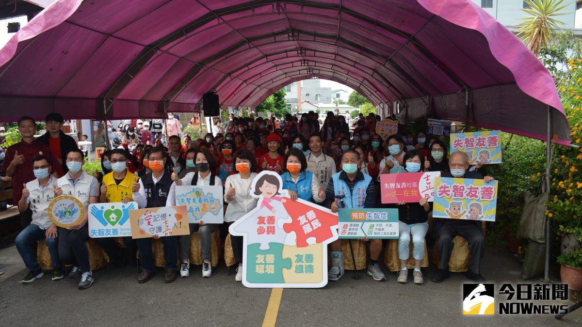 ▲大溪里辦公處花草巷弄以「大溪憶嘉親園遊會」形式展現成果。（圖／記者郭政隆攝影2020.12.5）
