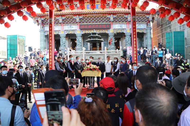 ▲副總統賴清德到東石富安宮參拜送王船祭典。(圖／嘉義縣政府提供）