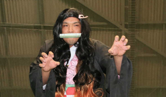 ▲井上晴哉巧扮動畫《鬼滅之刃》禰豆子。（圖／取自日本體育報）