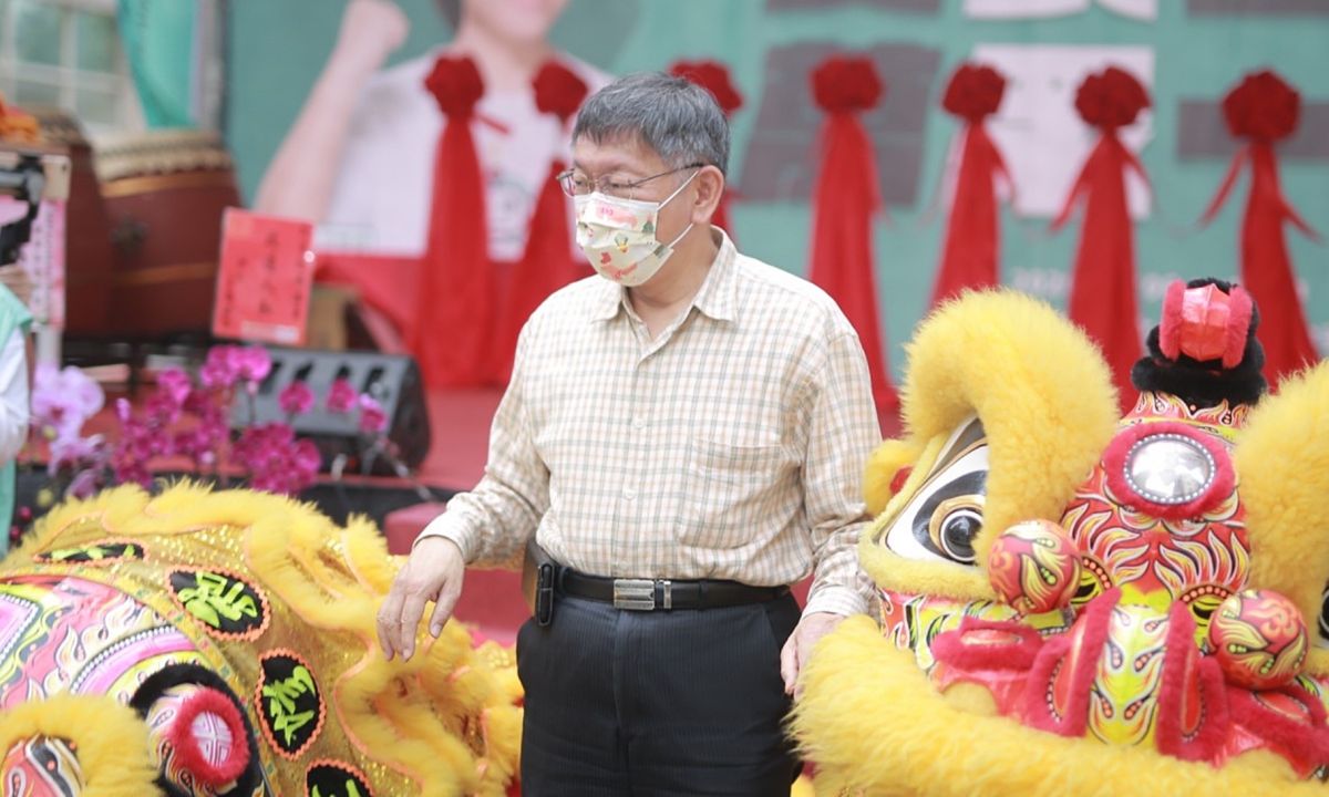 ▲身兼台灣民眾黨主席的台北市長柯文哲，6日下午前往台中參與服務處成立大會，會後也前往台中捷運公司了解捷運連接器軸心斷裂的情況。柯文哲在受訪時也表示，同意台北捷運局長前往台中市議會備詢，強調「還是要把事情解決」。（圖／台灣民眾黨提供）