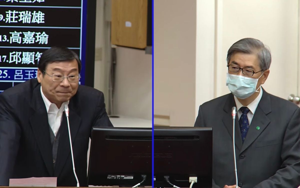 ▲國民黨立委曾銘宗（左）質詢若銀行業逾放大增，是否會跟進英國限制金融業股利發放？金管會主委黃天牧表示已在研究中，但尚未有結論。（圖／擷取自立法院議事轉播）