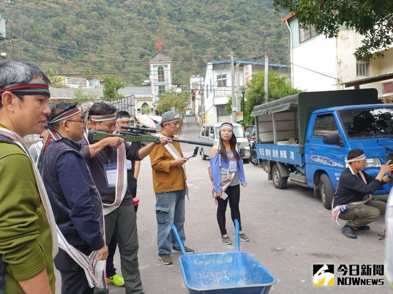 ▲疫情邊境管制,不能出國悶久了,上山踏青挑戰體能讓部落旅行跟著發燒,成為國旅新選擇。(圖/記者金武鳳攝,2020.12.7)