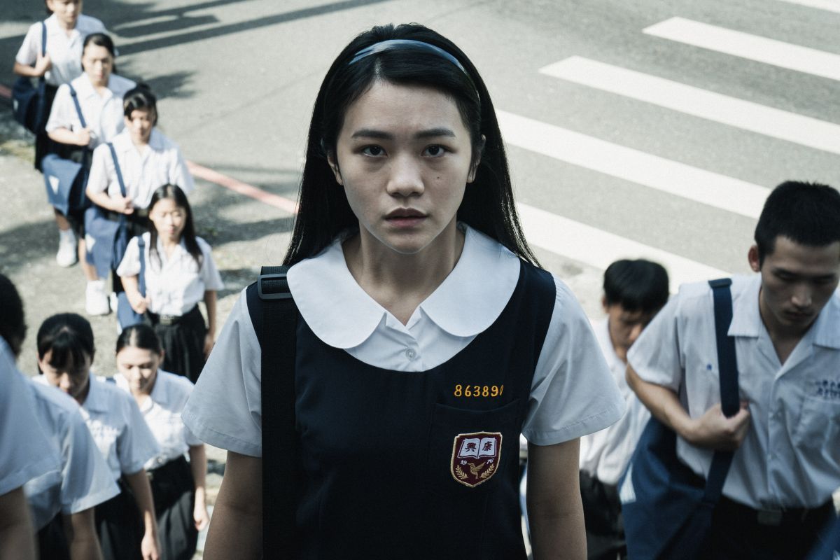 ▲李玲葦飾演90年代翠華中學轉學生劉芸香。（圖 / 公視提供）
