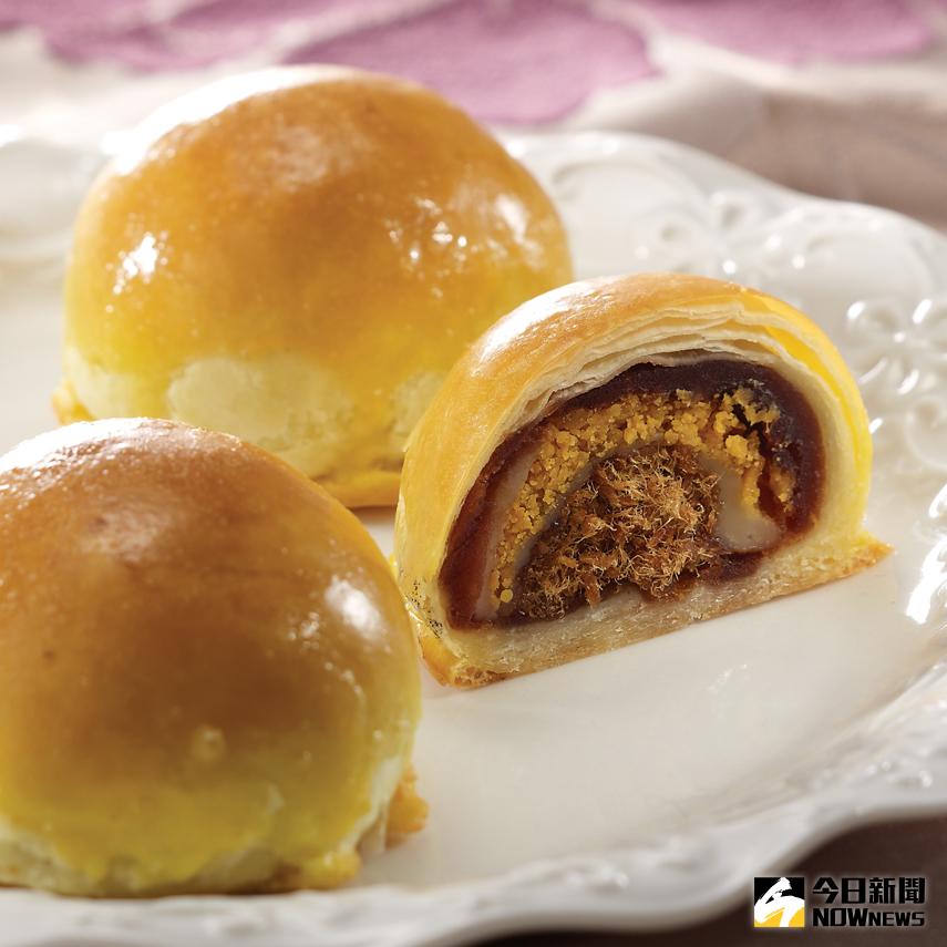 ▲蛋黃酥是很多人喜歡的甜點之一，烤的金黃香酥總是讓人愛不釋手。（示意圖／記者金武鳳攝，2020.12.9)