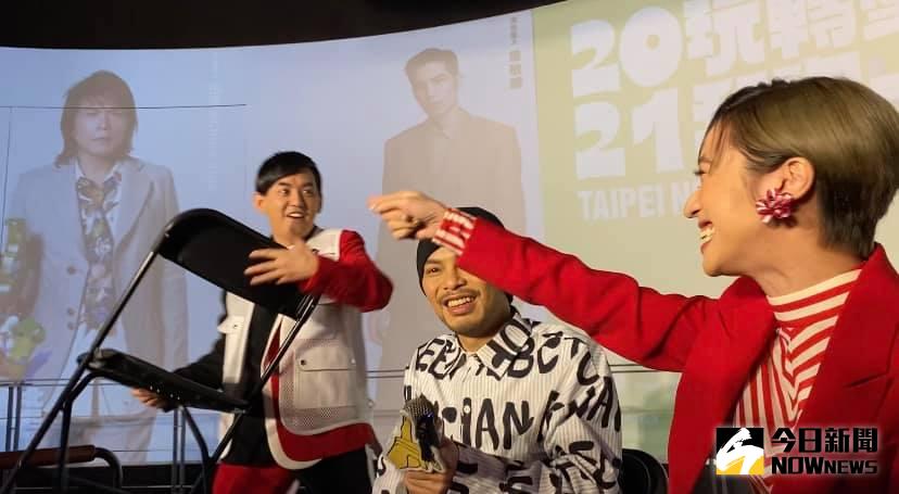 ▲LuLu（右）口誤喊憲哥，黃子佼（左）抄板凳。（圖／記者羅凌筠攝）