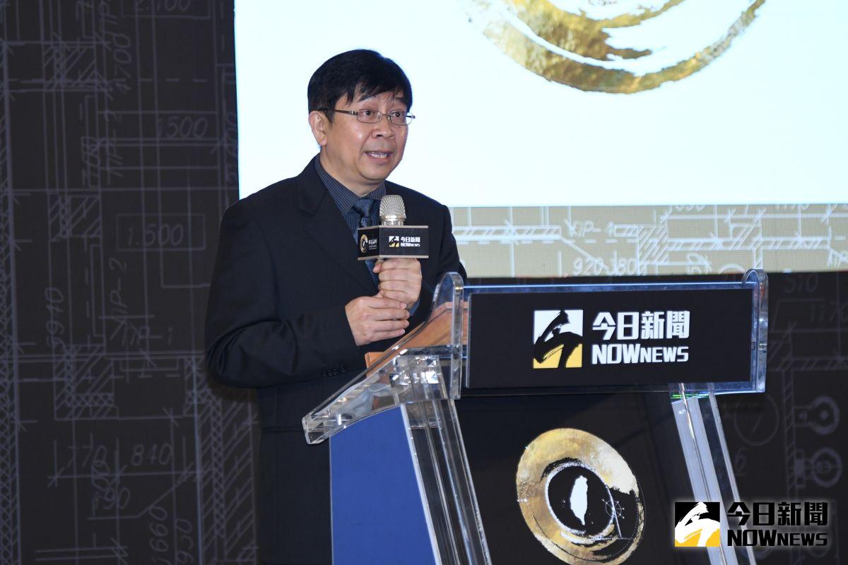 ▲《 NOWnews 今日新聞》今（ 10 ）日舉辦第二屆修憲論壇，董事長黃群仁致詞時指出，目前憲法仍存在不少爭議，媒體作為社會公器，有責任向社會大眾點出這個問題。（圖／NOWnews）