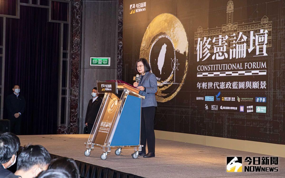 ▲《NOWnews今日新聞》今(10)日舉辦第二屆修憲論壇，蔡英文現身致詞並與青年談未來憲政改革工程的藍圖。（圖／NOWnews）