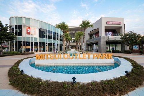 ▲附近還有環球購物中心以及三井OUTLET購物商城，生活機能十分完備。（圖／資料照片）