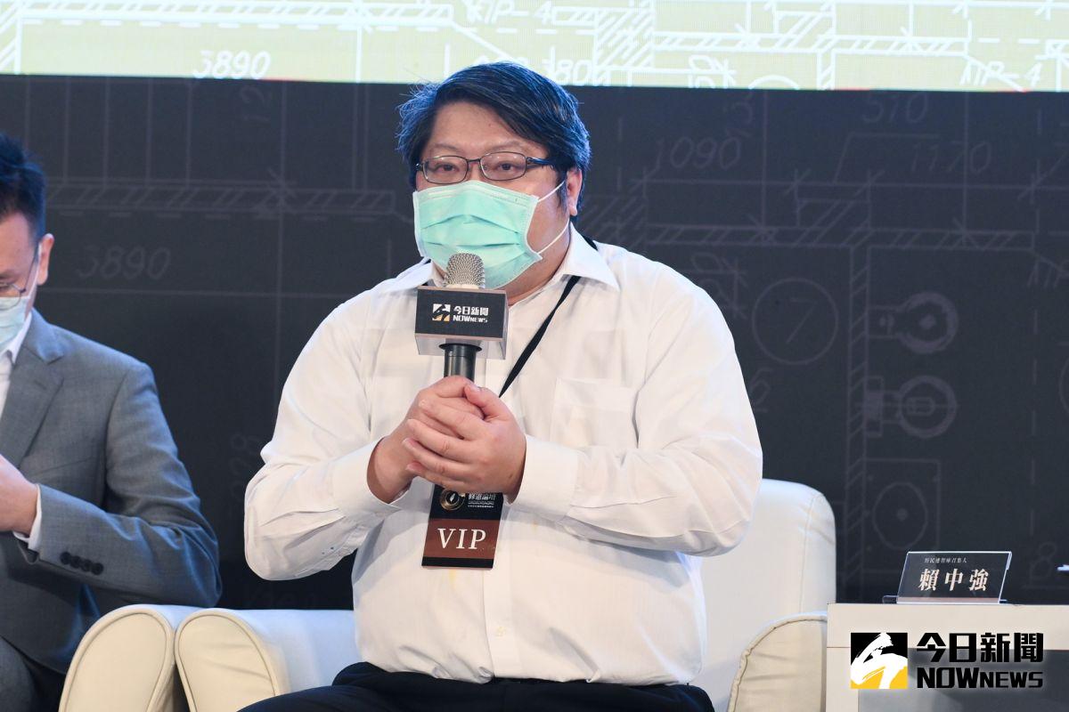 ▲《NOWnews今日新聞》今(10)日舉辦第二屆修憲論壇，經濟民主連合智庫召集人賴中強參與第三場論壇，跟現場學生分享台灣憲改議題。（圖／NOWnews攝影中心）