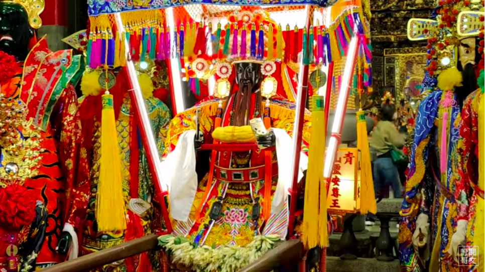▲艋舺大拜拜衍伸出不少爭議點，但在傳統文化習俗上仍有其重要價值。（圖／Youtube頻道【哥文】授權提供）