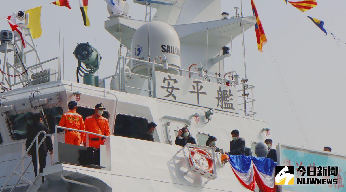 ▲總統蔡英文登安平艦視察。（圖／記者鄭婷襄）