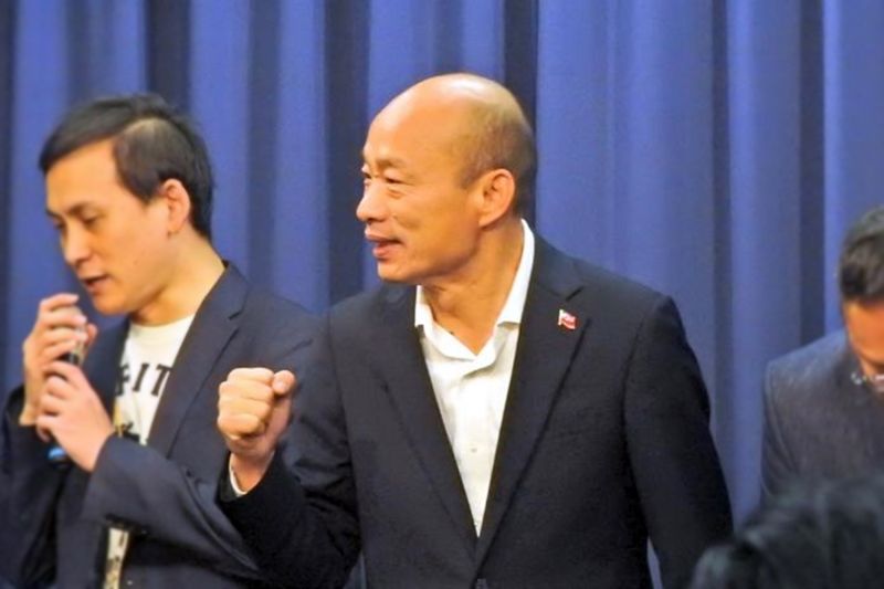 ▲前高雄市長韓國瑜在中天電視台下架的前一夜錄製影片表達心聲,他指出中天是因為得罪執政黨才會被撤照。(圖/記者陳弘志攝)