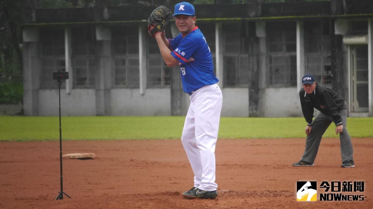 ▲曹錦輝在光復國小OB賽先發。（圖／吳政紘攝）