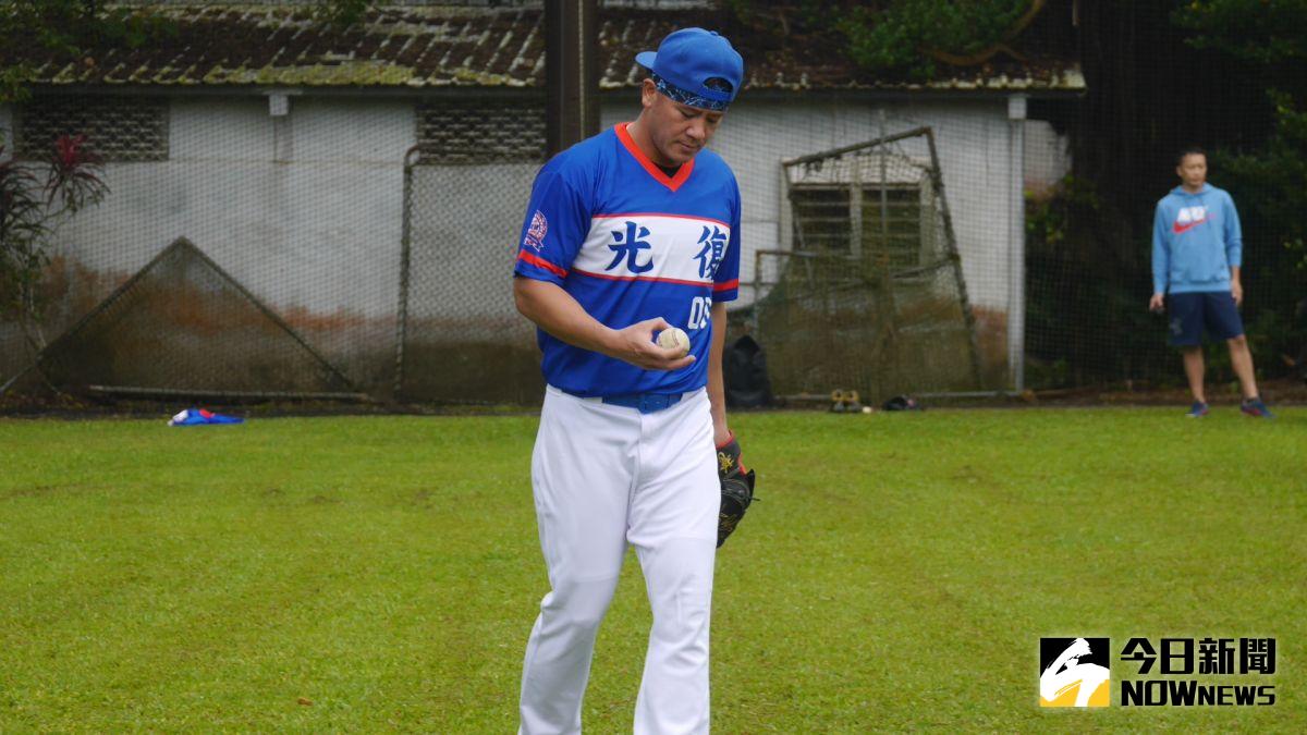 ▲曹錦輝在光復國小OB賽先發。（圖／吳政紘攝）