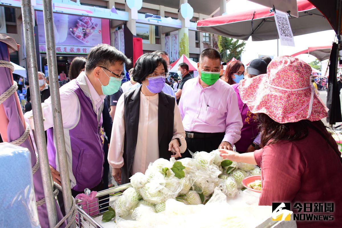 ▲彰化縣社頭鄉素有「芭樂王國」之稱，每當12月份進入芭樂盛產的季節，好吃的芭樂正當季。（圖／記者陳雅芳攝，2020.12. 12）