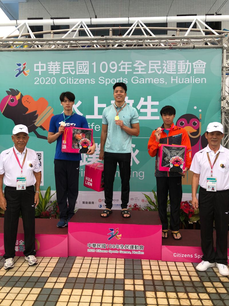 ▲去年全國運動會雙金游泳選手吳浚鋒在109年全民運動會雙雙打破大會及全國紀錄。(圖/記者陳雅芳翻攝,2020.12.