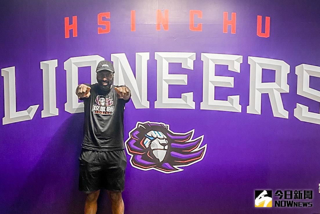 ▲新竹街口攻城獅第二位洋將朱利安・雷特(Julian Wright)已於今(13)日正式出關。（圖／攻城獅球團提供）