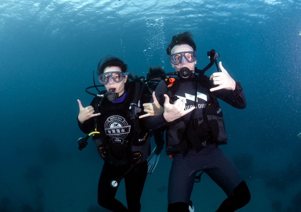 ▲夏天就是要去潛水，國內五大潛水區域網路聲量調查，小琉球、墾丁、綠島高居前三名。（圖／NOWnews資料照片，屏東縣政府提供）