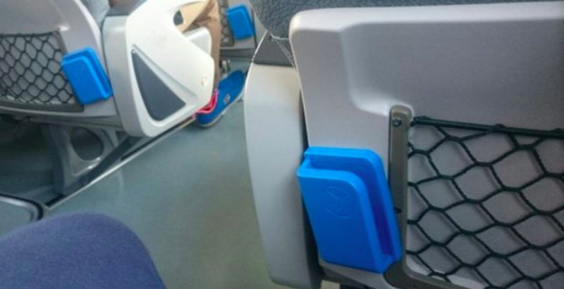 女搭客運驚「座位附藍盒子」！用途引眾狂讚：高鐵再見了
