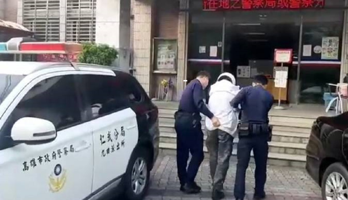 ▲涉嫌尾隨與性騷擾許姓女大生的張姓男子年僅25歲，過去有相關不良紀錄，今天下午落網初步坦承昨晚有騷擾被害人。(圖／記者郭凱杰翻攝)