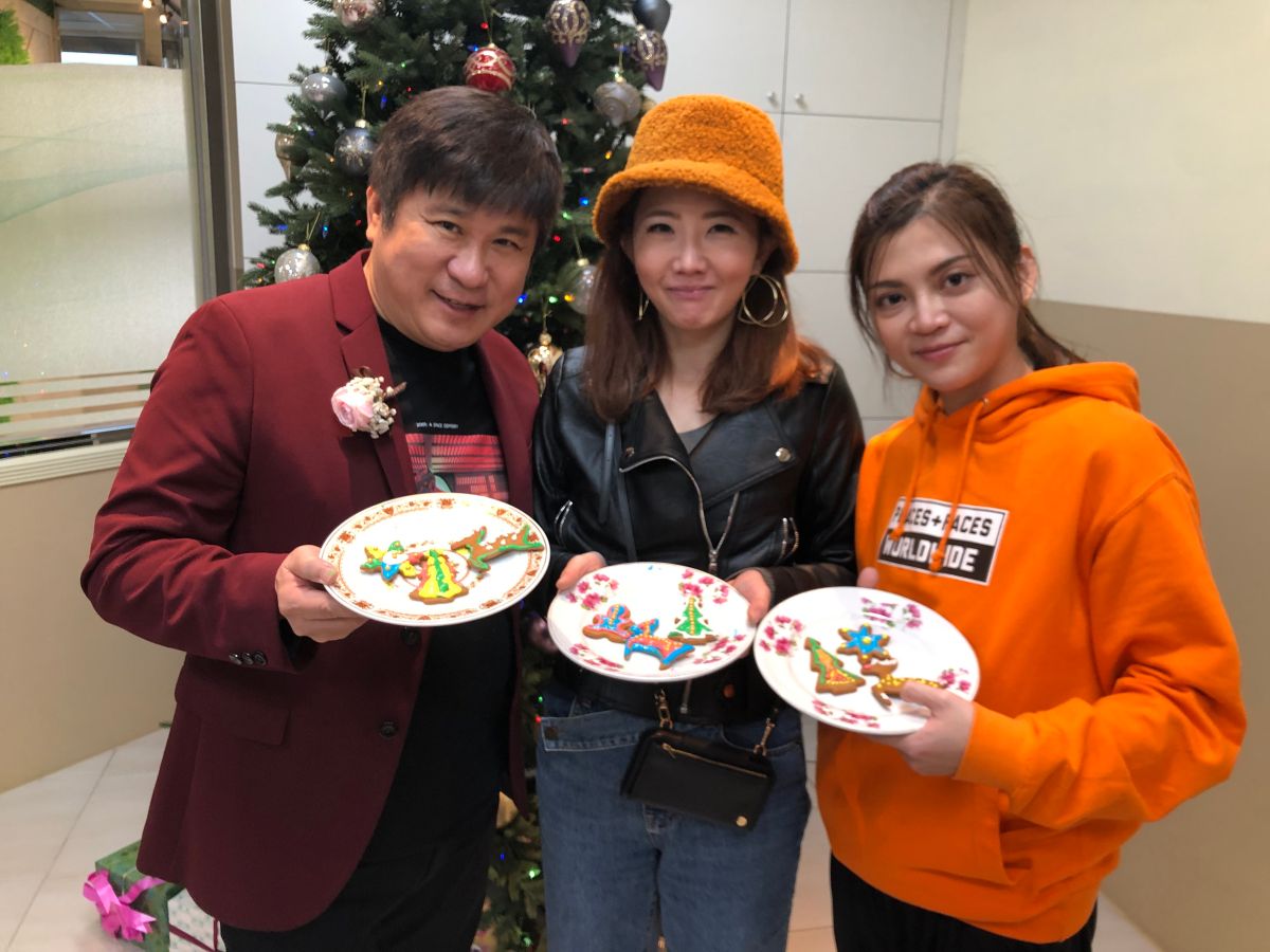 ▲胡瓜（左起）、謝忻、瑪莉亞公益募款。（圖／民視提供）