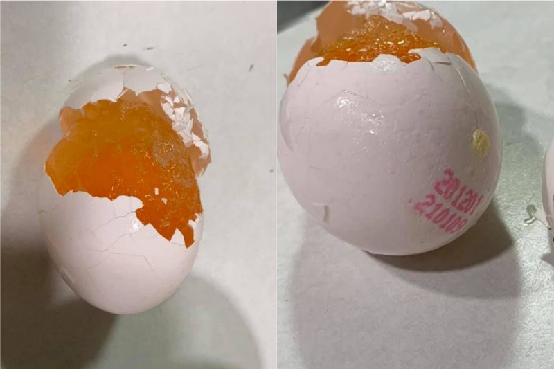 ▲有網友把雞蛋放進冰箱冷藏，結果竟然發現裡頭變成凝固凍狀，讓他忍不住上網求助。（圖／翻攝自《Costco好市多商品經驗老實說》