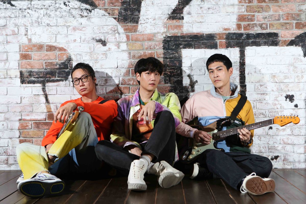 ▲宇宙人展開一連串練團計畫。（圖／必應提供）