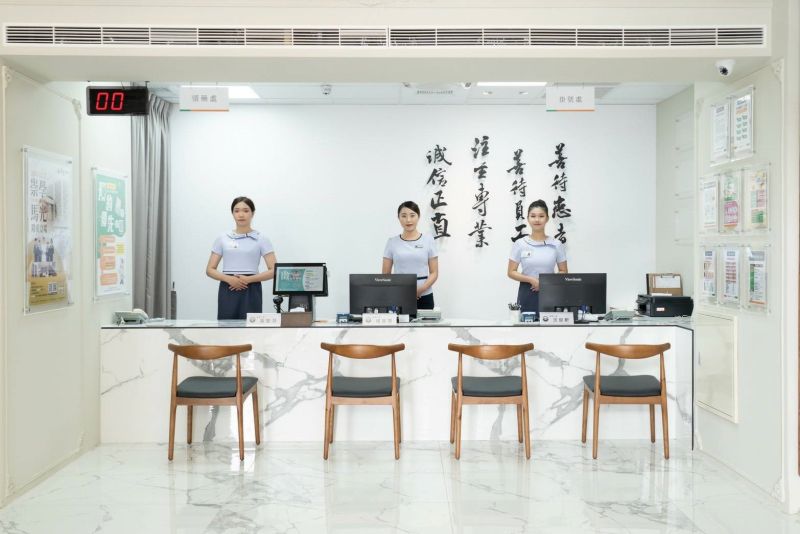 ▲訓練有素的員工,提升了服務品質,也受到來看診的消費者讚賞。(圖/品牌提供)