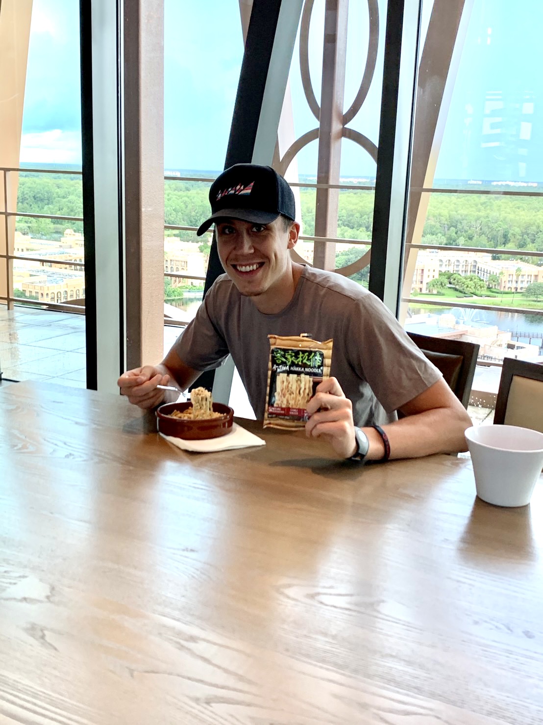 ▲熱火射手Duncan Robinson和阿舍食品簽約擔任年度代言人，這位「阿舍哥」未來將擔任推廣台灣美食的重任！。（圖／官方提供）