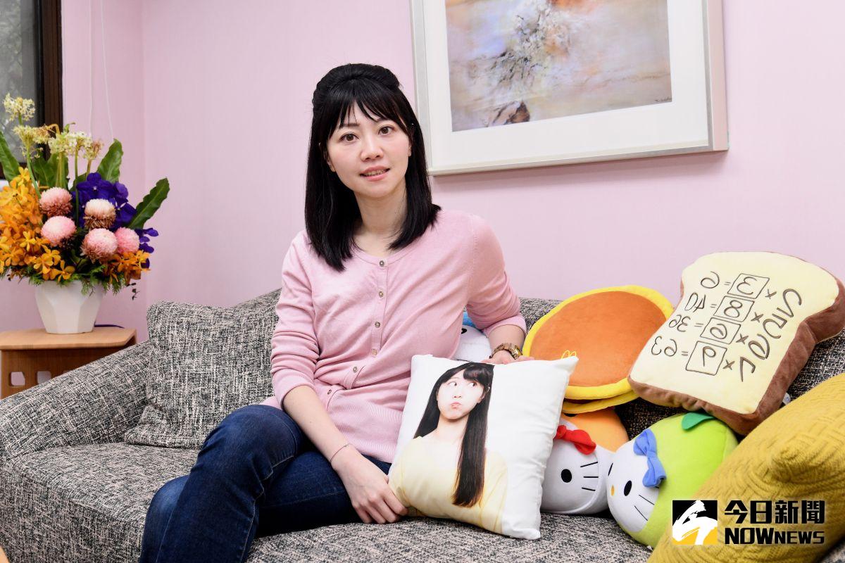 ▲立委高嘉瑜覺得自己有時很白目，但是她不以為意，認為「只要把自己做好就好！」（圖／記者林柏年攝）