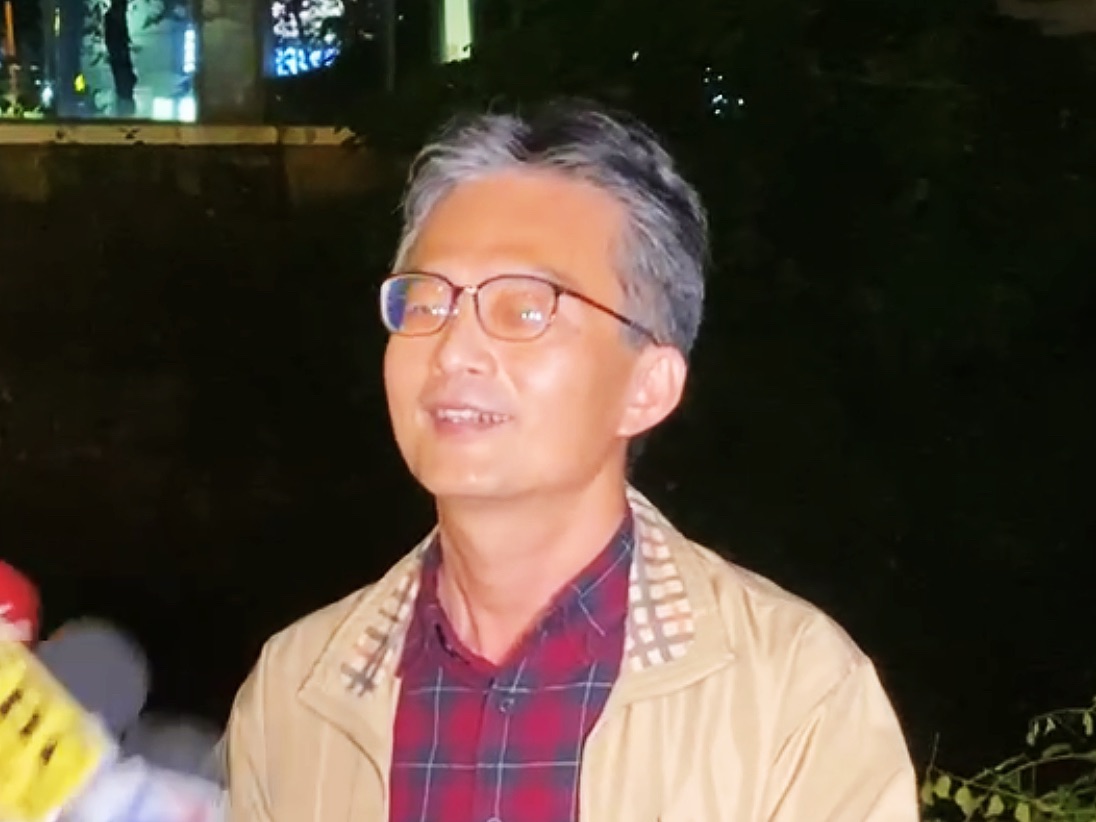 ▲民間反瘦肉精美豬聯盟成員、醫師蘇偉碩遭「查水表」。
(圖／記者郭俊暉翻攝)
