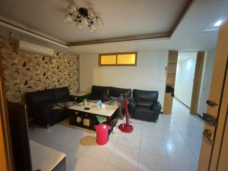 ▲有網友將3房2廳的房子租給朋友8000元，豈料友人入住一陣子後卻嫌棄，還要求退還房租。（圖／翻攝自臉書社團《爆怨公社》）