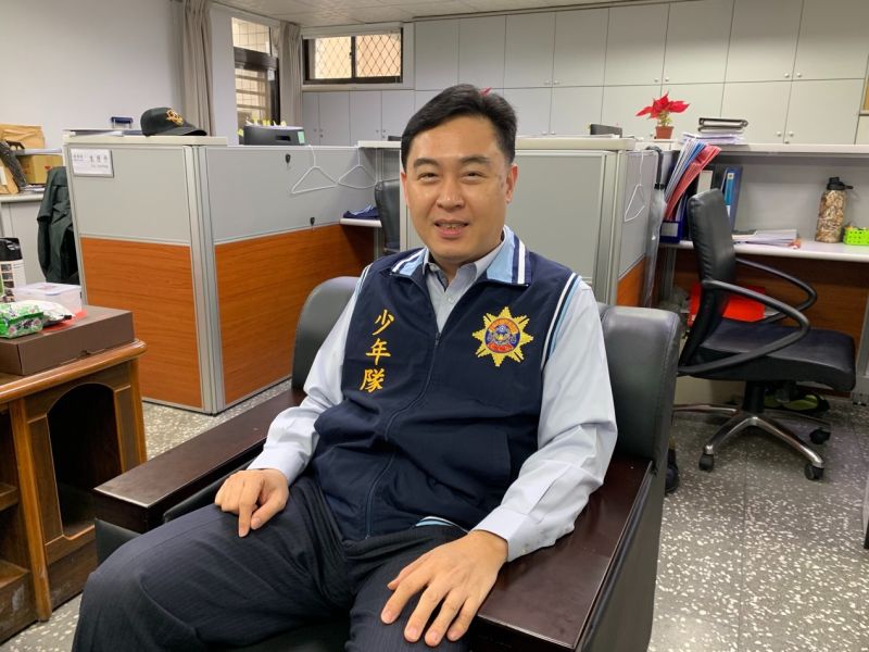 ▲新北少年隊預防組組長陳義峰表示,每年都會邀請劇團到國高中,以淺顯易懂的方式宣導法律常識。(圖/記者康子仁攝)