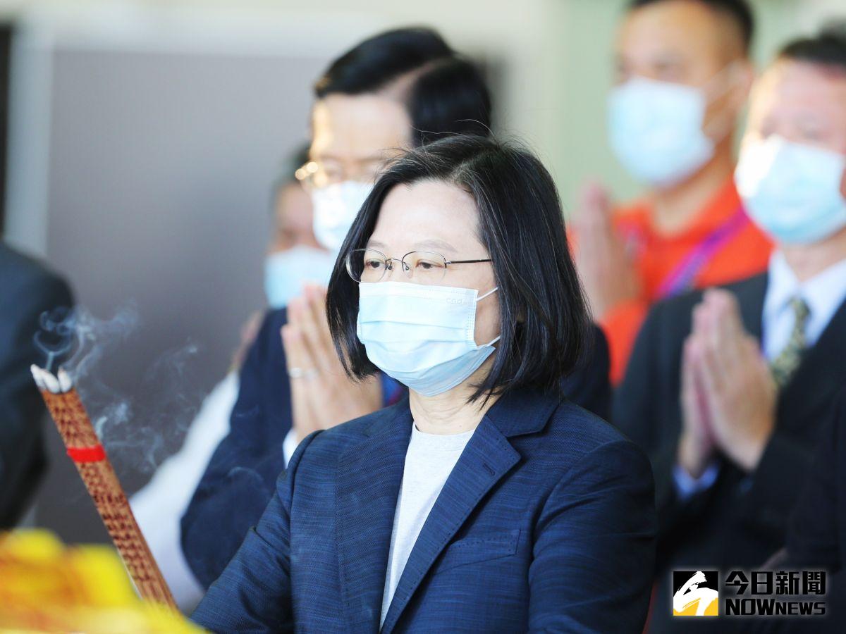 ▲總統蔡英文今(18)日南下高雄出席內政部「空勤總隊黑鷹機隊復編暨廳舍棚廠落成啟用典禮」肯定空勤總隊肩負救災、救難、救護、運輸、觀測5大任務的辛苦成果。( 記者郭俊暉攝，2020.12.18)