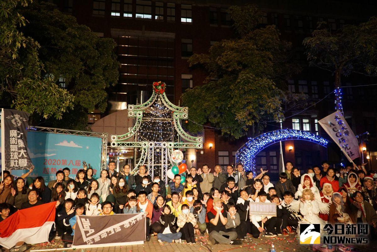 ▲葉大學學生會打造校園耶誕城，引許多學生參加活動，校園內感染了濃郁耶誕氣氛。（圖／記者陳雅芳攝，2020.12. 18）