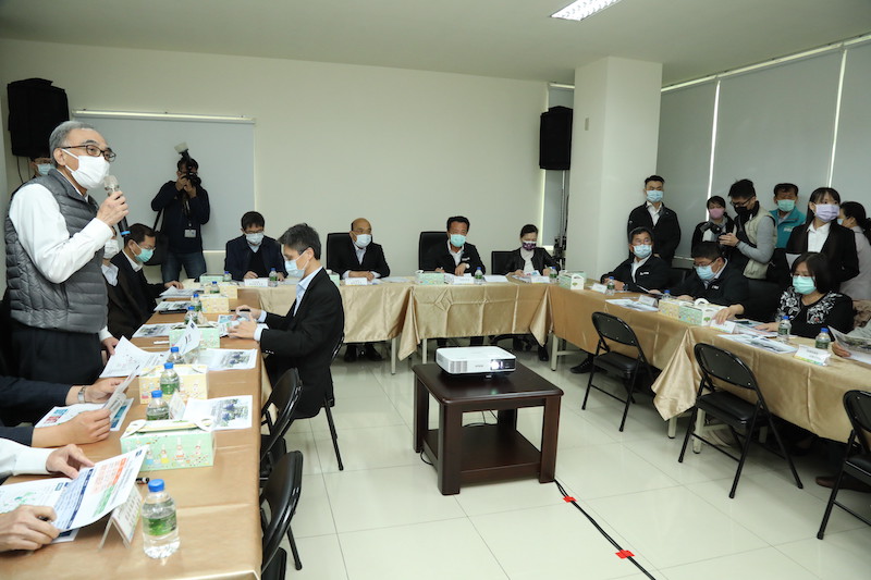 ▲行政院長蘇貞昌聽取嘉義縣產業發展簡報。翁章梁縣長爭取科學園區。(圖/嘉義縣政府提供)