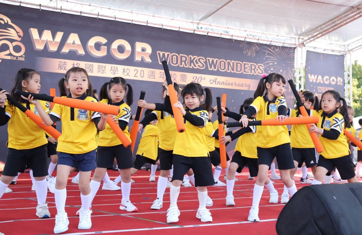 ▲台中葳格學校從幼稚國到高中，十六年一貫，校慶會上小學部學生展現才藝，虎虎生風超吸睛。（圖／記者金武鳳攝，2020.12.19)