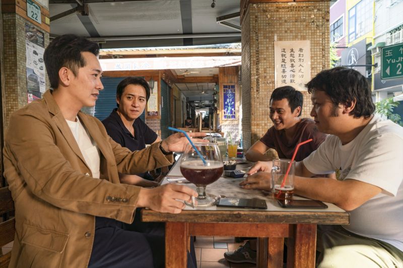 ▲▼片中靈魂場景老瓊泡沫紅茶店(上圖),以及台南鹽水天主(下圖),一夕爆紅。(圖/甲上)