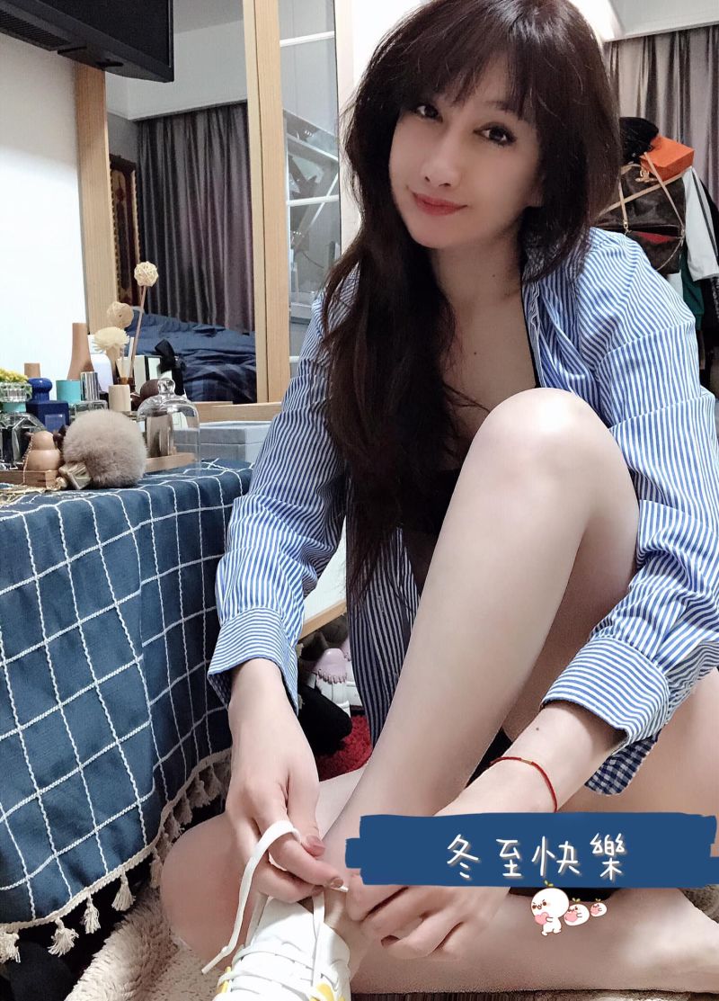 ▲陳子璇發美腿照,向粉絲祝賀冬至快樂。(圖/陳子璇臉書)