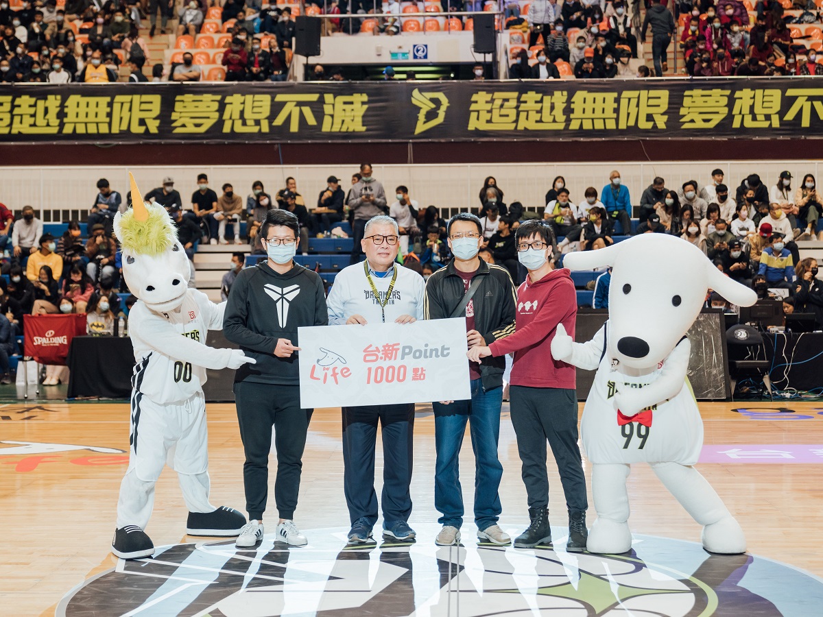 ▲福爾摩沙台新夢想家籃球隊週末開幕賽，台新銀行總經理暨榮譽領隊尚瑞強邀500多位客戶親臨現場加油。（圖／資料照片）