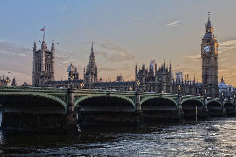 ▲原PO準備到英國唸研究所，但英國疫情絲毫沒有減緩的趨勢，不禁苦惱該不該前往。（示意圖／翻攝自Pixabay）