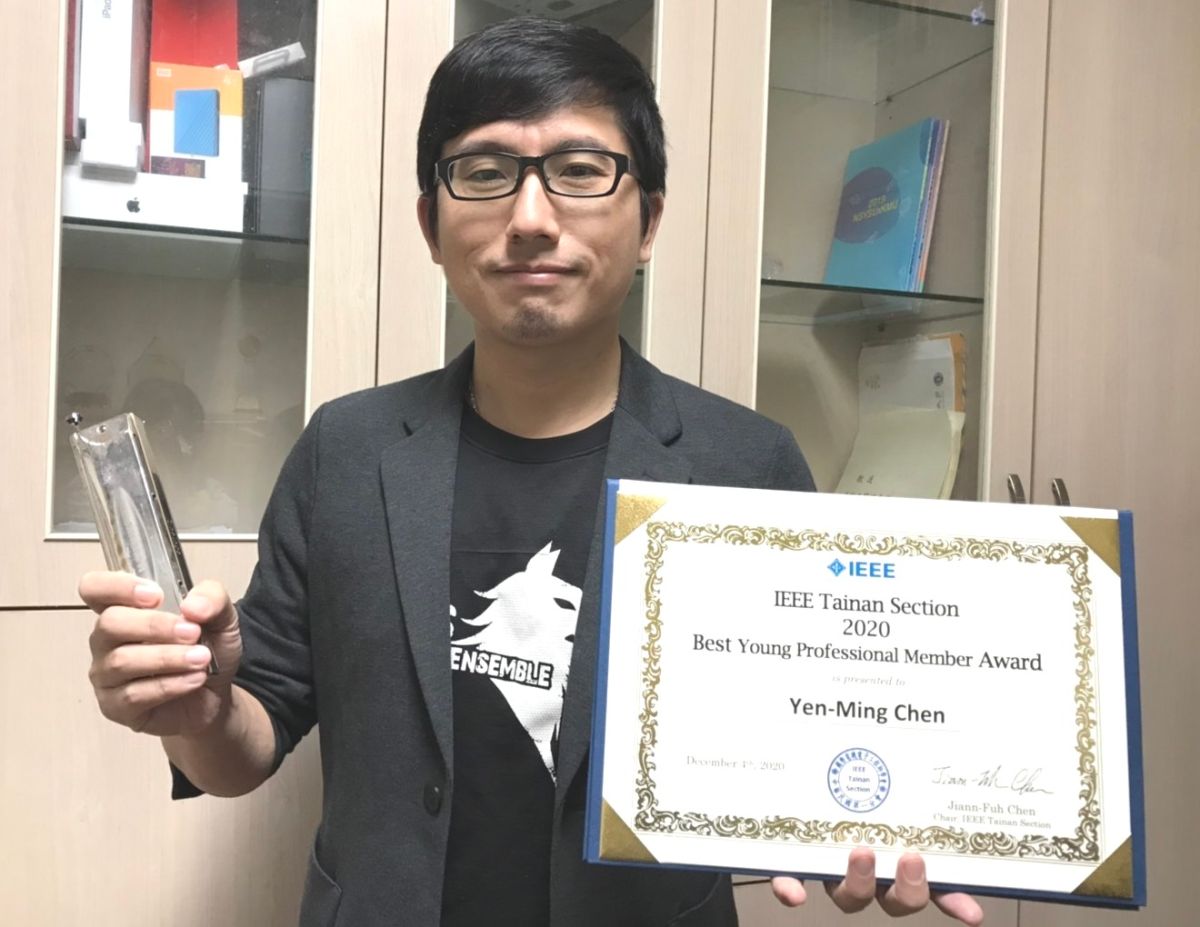 ▲曾經榮獲世界口琴冠軍的中山大學教授陳彥銘計畫將多年的音樂素養，結合科研專長，推動AI音樂創作，期能激發學生在學研上更多的可能性。(圖／中山大學提供)