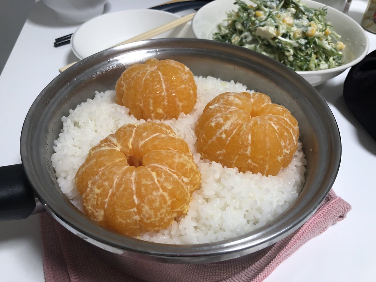 ▲日本網友作客友人家，對主人端出特殊的橘子飯料理大感衝擊。（圖／翻攝自@NiVy3joXULYJ0HF的推特）