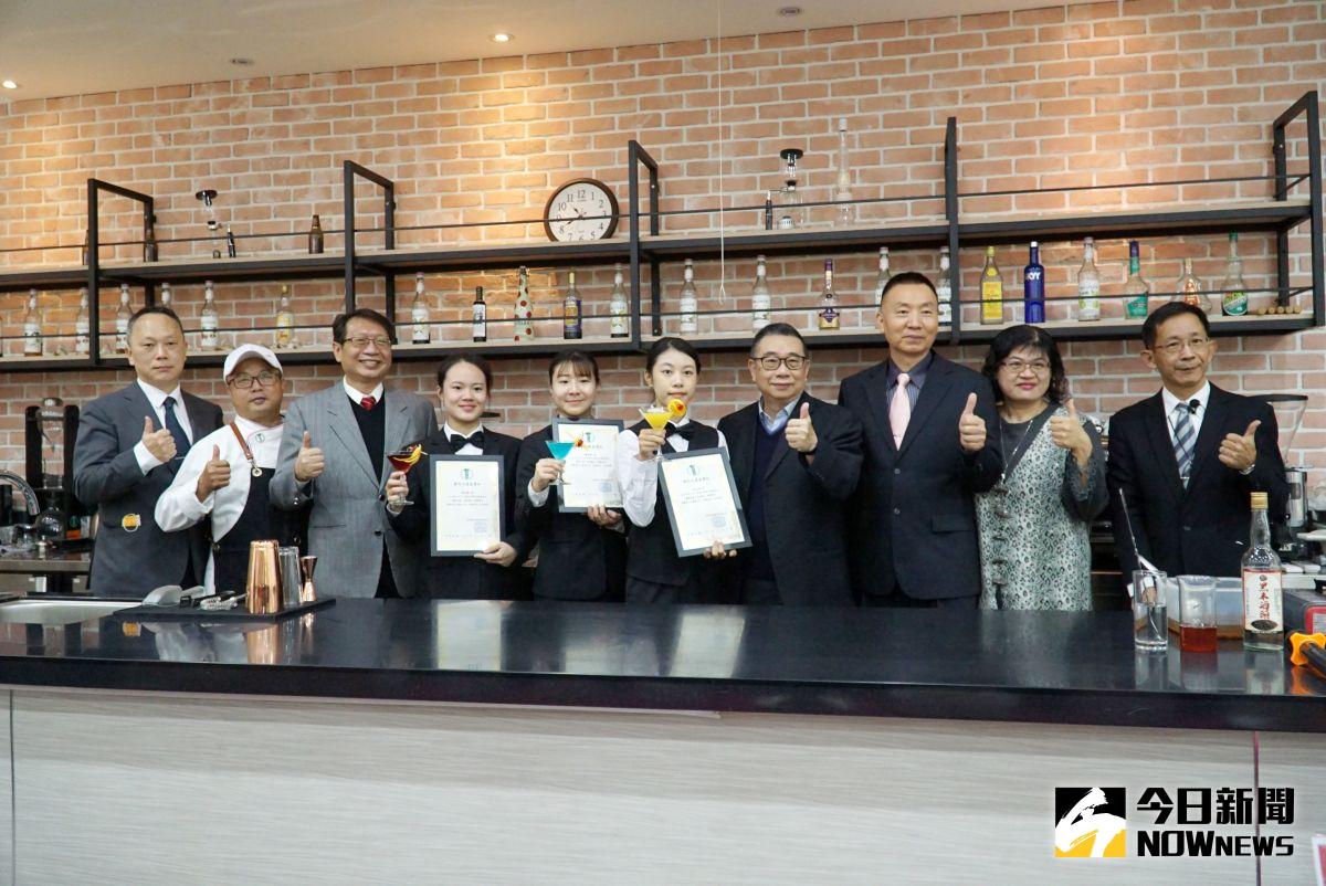 ▲華陀酒業攜手大葉大學，黑米酒頭變身調酒與創意料理。（圖／記者陳雅芳攝，2020.12. 22）