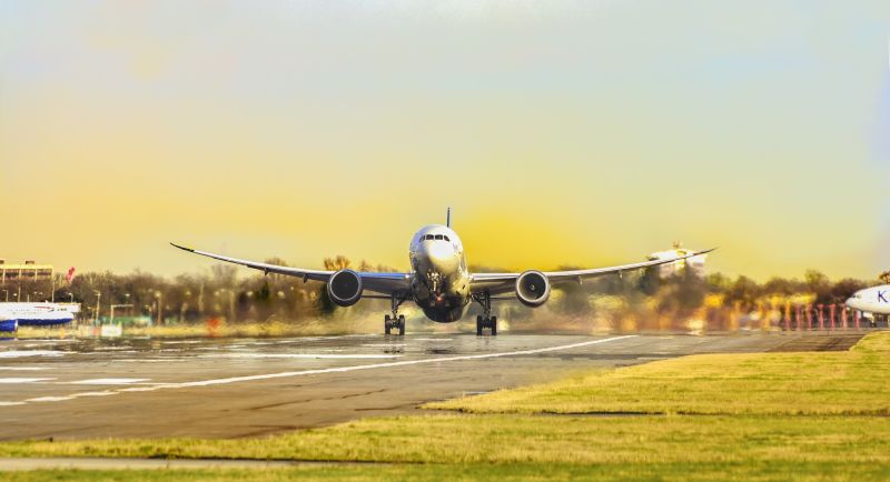 ▲針對航空業者管理疏漏,頻傳防疫漏洞,指揮中心今(23)天宣布將嚴管相關航站人員的檢疫規定。(圖/翻攝自pixabay)